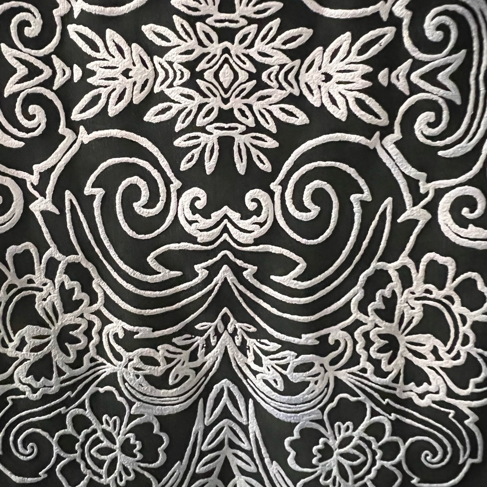 Madison Leigh Black with Lavender embossed design size 16 NWT - Picture 5 of 11